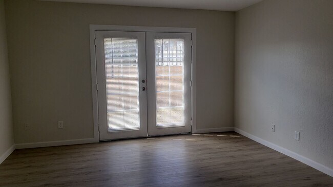 Foto del edificio - Remolded 3 Bedroom 2 Bathroom in Central P...