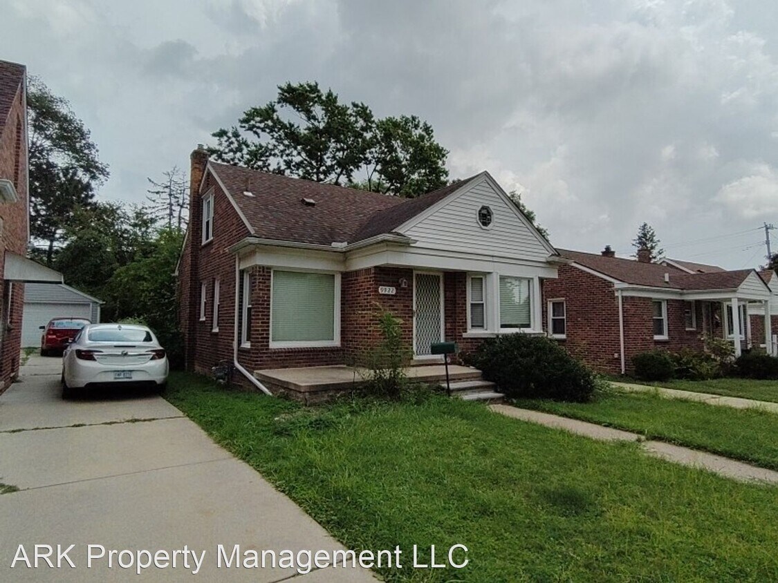 3 br, 2 bath House 9922 Virgil House Rental in Redford Charter