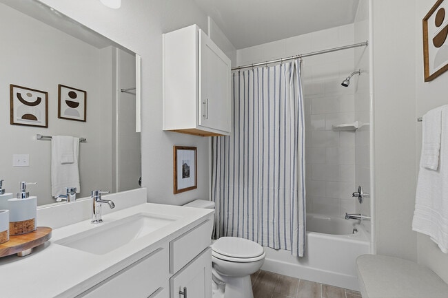 Guest Bathroom - 152 Northland