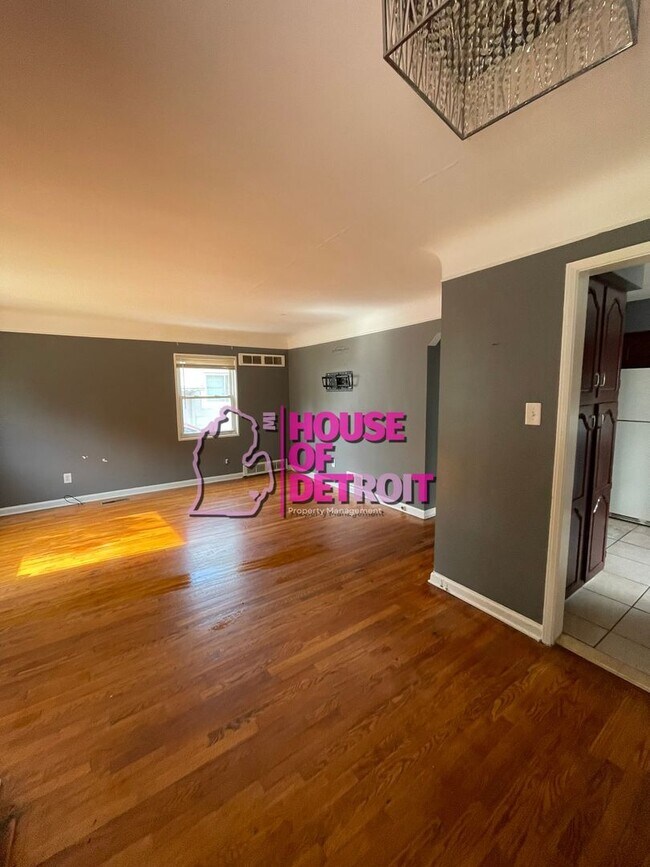 Foto del edificio - 3 BEDROOM | 1 BATH | FREE PRE SCREEN