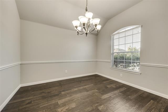 Building Photo - 2652 Lake Ridge Dr
