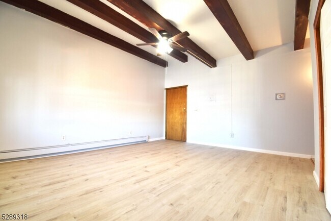 Building Photo - 635 Joralemon St