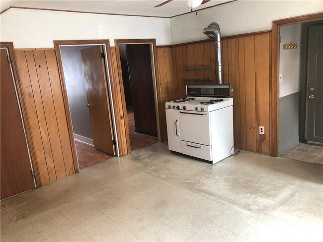 Building Photo - 328 Atwells Ave