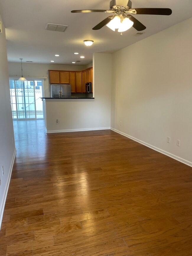 Foto del edificio - 311 Sandy Spring Ln