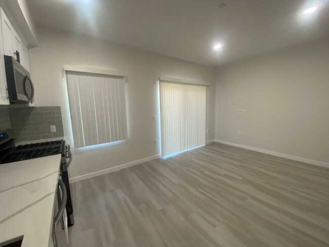 Foto del edificio - 2341 Ulric St