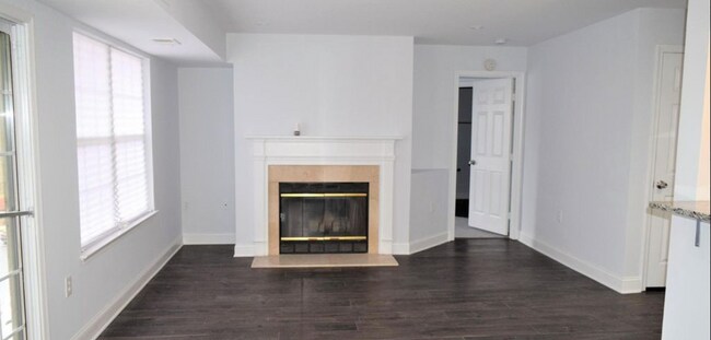 Building Photo - 9716 Lake Pointe Ct