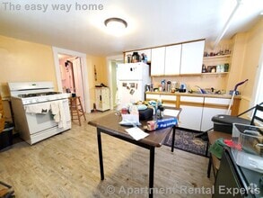 Building Photo - 305 Rindge Ave