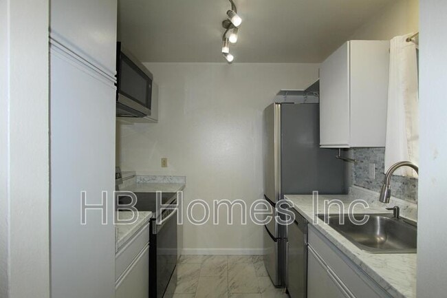Building Photo - 92-1021-1021 Nou St