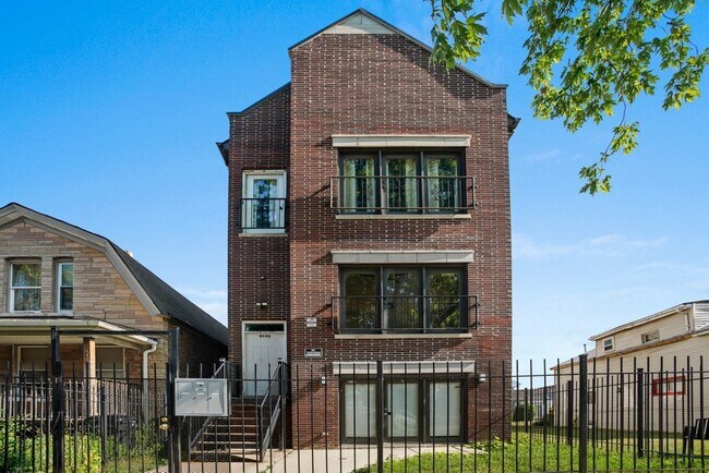 Building Photo - 4126 W Maypole Ave