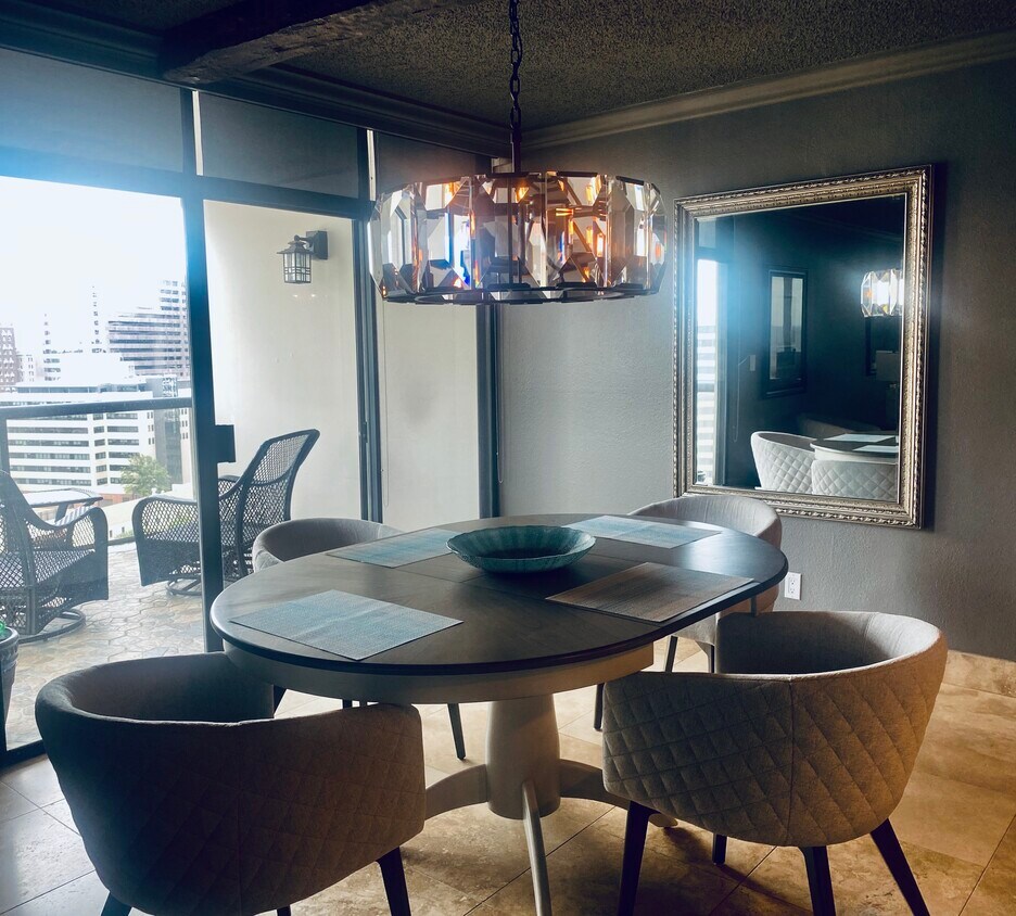 Foto principal - 450 W 7th St