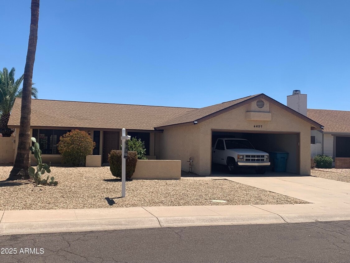 Foto principal - 6827 E Phelps Rd