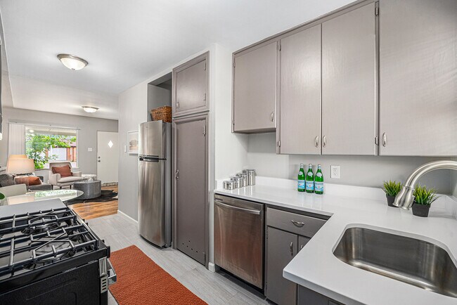 Cocina - 7145 W 16th Pl