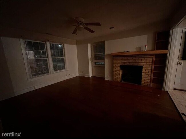 Foto del edificio - 2 br, 1 bath House - 637 Poplar Ave