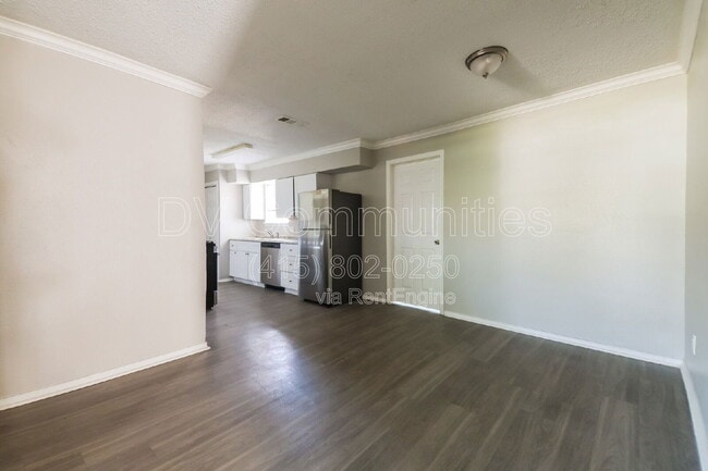 Foto del edificio - 4850 Bedford Dr