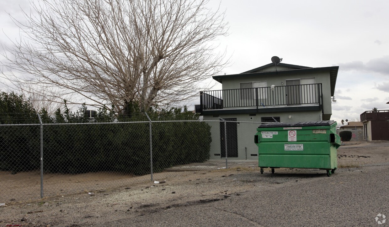 Building Photo - 730 Karen Ct