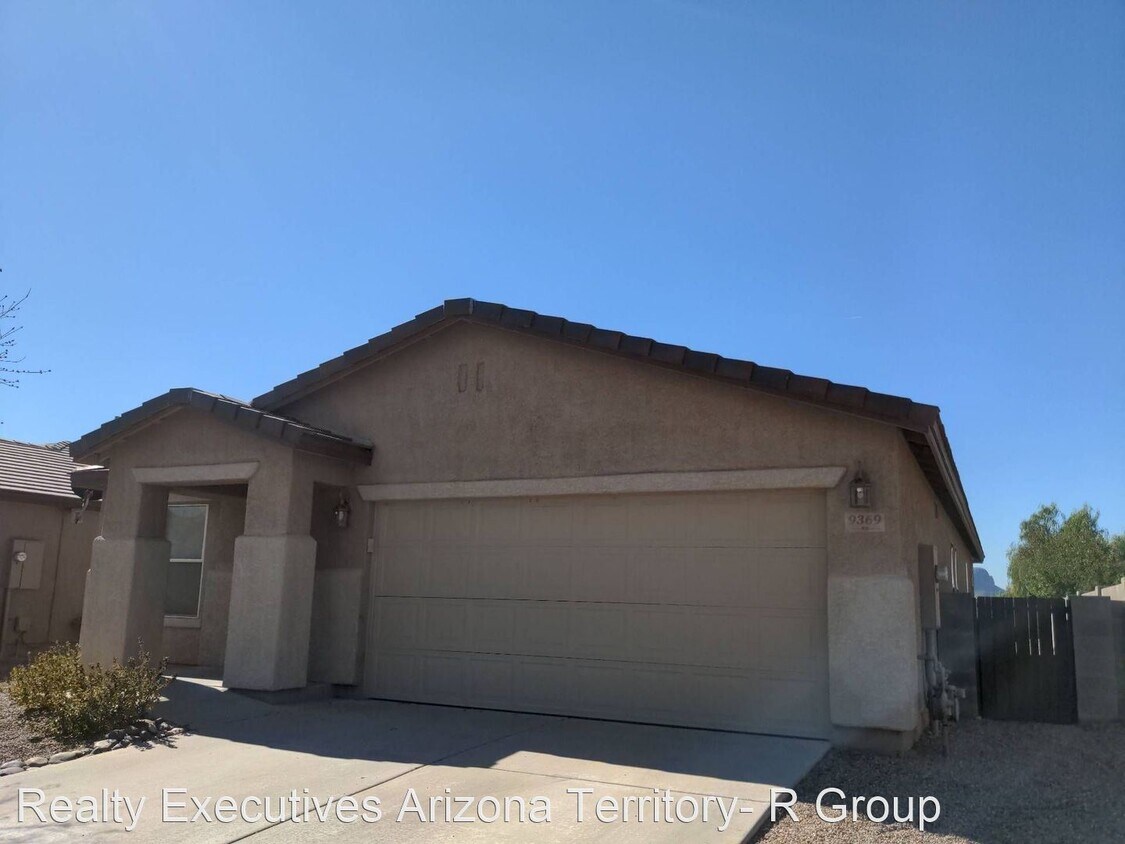 Primary Photo - 4 br, 2 bath House - 9369 N Grasshopper Dr.