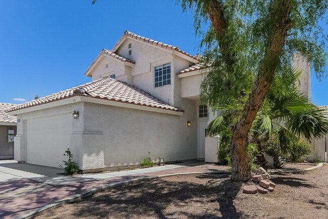 Building Photo - 2205 Farmouth Cir