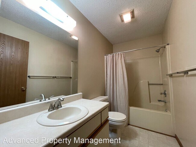 Building Photo - 2515 Candlecrest Cir