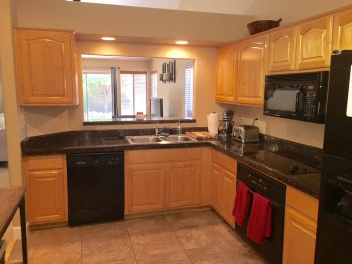 Foto principal - Nice 2 bedroom 2 bath home in Chandler!