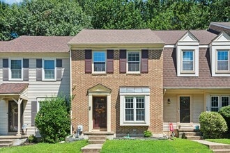 Building Photo - 805 Stockbridge Dr