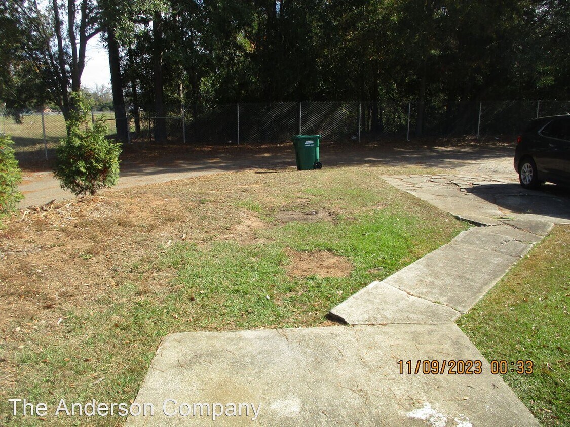 Primary Photo - 2 br, 1 bath House - 2704-D Doncaster Dr