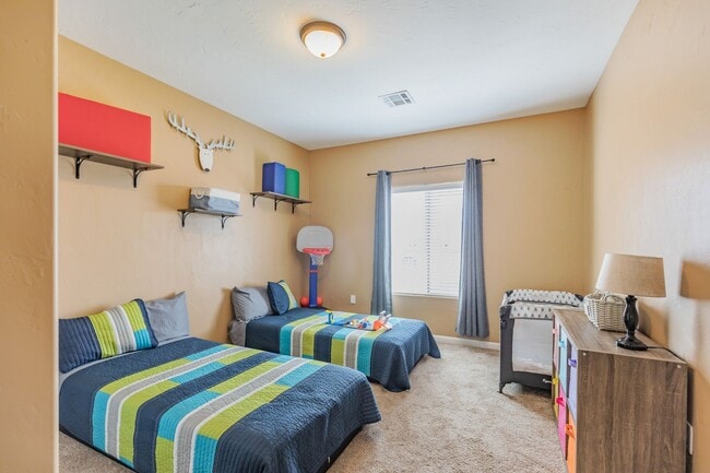 Foto del edificio - Beautiful 3 Bed 2 Bath Home