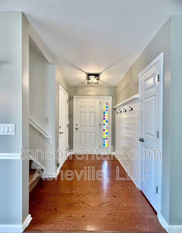 Foto del edificio - 210 Mud Creek Rd
