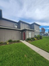 Building Photo - 1767 Manhattan Ave