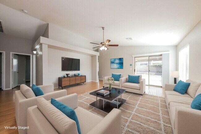 Foto del edificio - 2635 E Valencia Dr