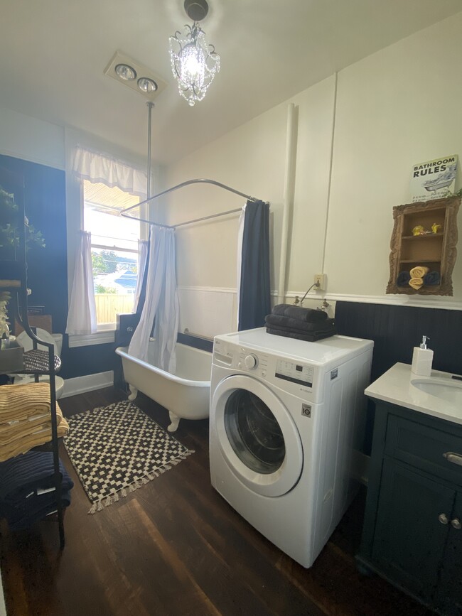 Bathroom, washer/dryer in hallway - 407 E California Ave