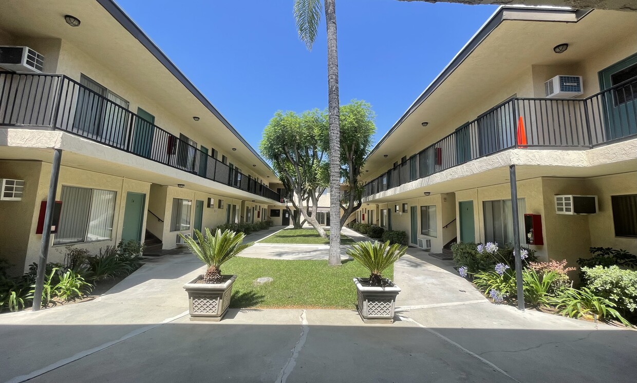 Primary Photo - Stonegate Apartments