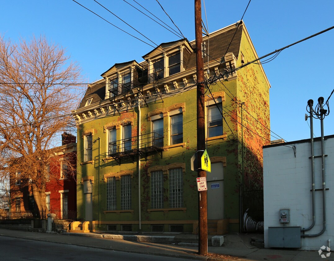 Primary Photo - 210-212 Findlay St