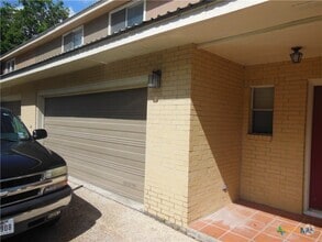 Building Photo - 1627 Kuehler Ave