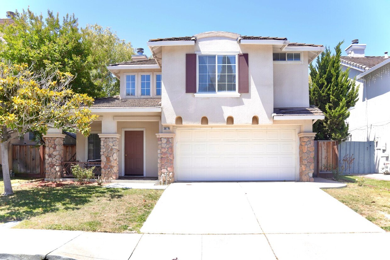 Foto principal - Lovely 3-bedroom home for rent in Fremont!...