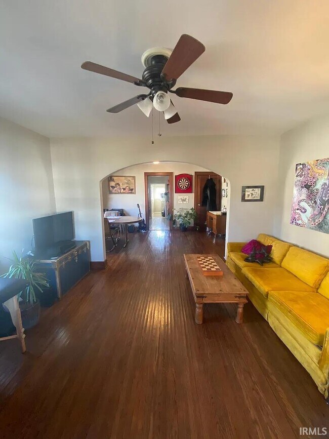 Foto del edificio - 313 W 14th St