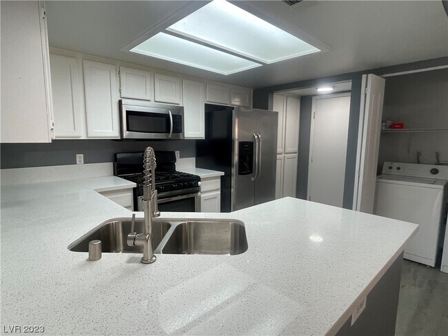 Foto del edificio - 9532 Hershey Ln