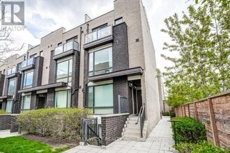 Building Photo - 30 Fieldway Rd
