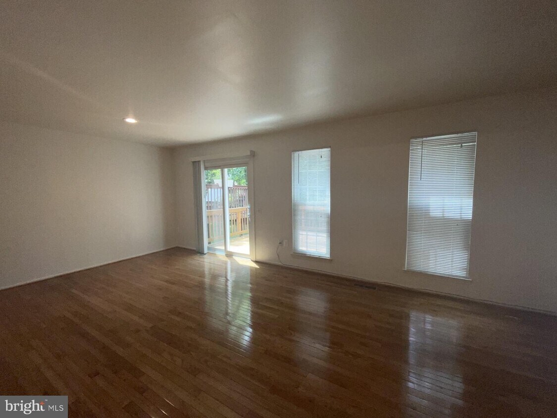 5878 Wood Flower Ct, Burke, VA 22015 Townhouse for Rent in Burke, VA