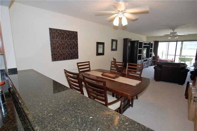 Foto del edificio - 1531 Clower Creek Dr