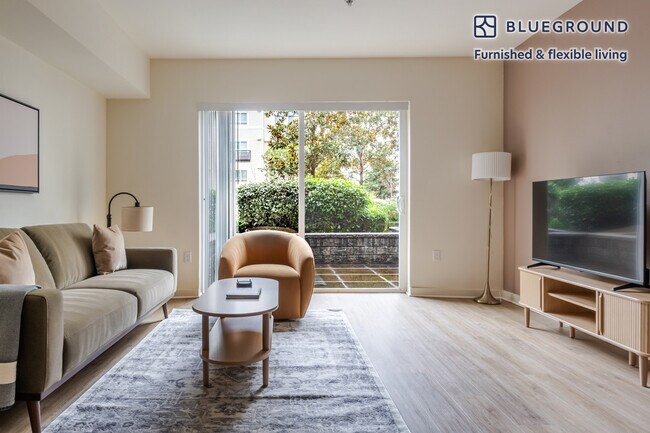 Foto del edificio - 362 Bellevue Way NE