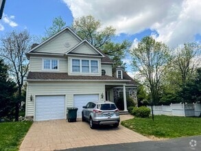 Building Photo - 2200 Sarah Woods Ct