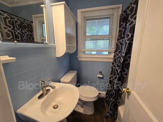 Foto del edificio - 1703 E Gate City Blvd