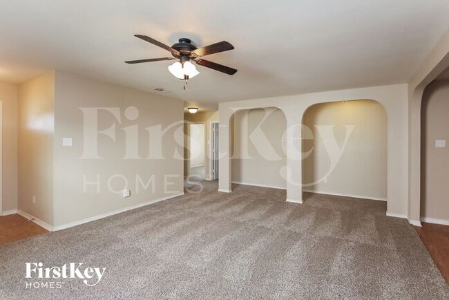 Building Photo - 591 Lentisco Dr