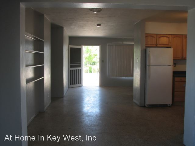 Building Photo - 2 br, 1 bath House - 3 Sixth Avenue