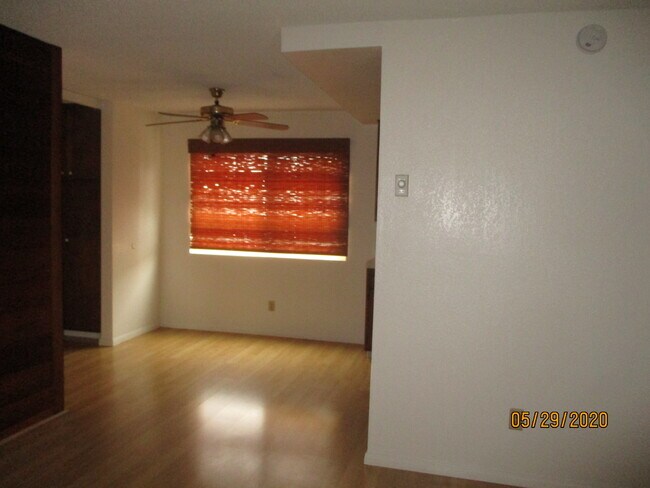 Building Photo - 3985 Riviera Dr