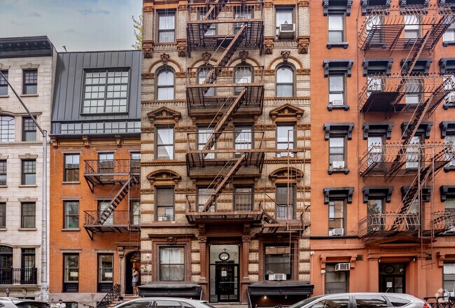 Building Photo - 119 W 15th St
