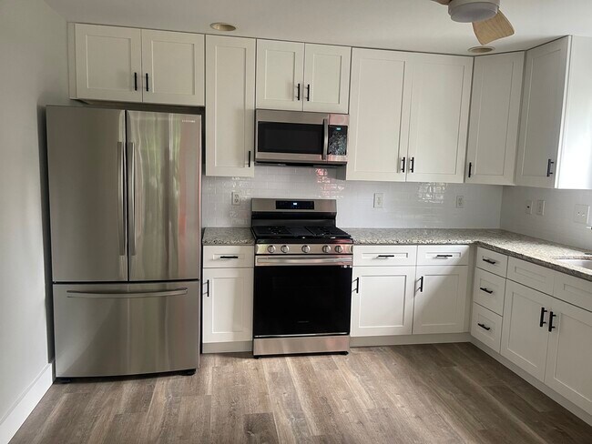 Foto del edificio - 301 Maxwell Ct