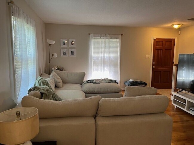 Foto del edificio - Clean, bright townhouse near UNC and hospitals