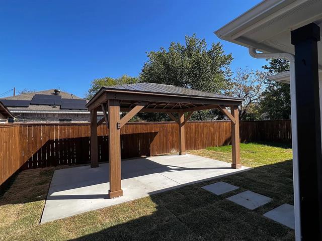 Foto del edificio - 1702 Kraft St