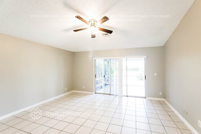 Foto del edificio - 2542 Country Golf Dr